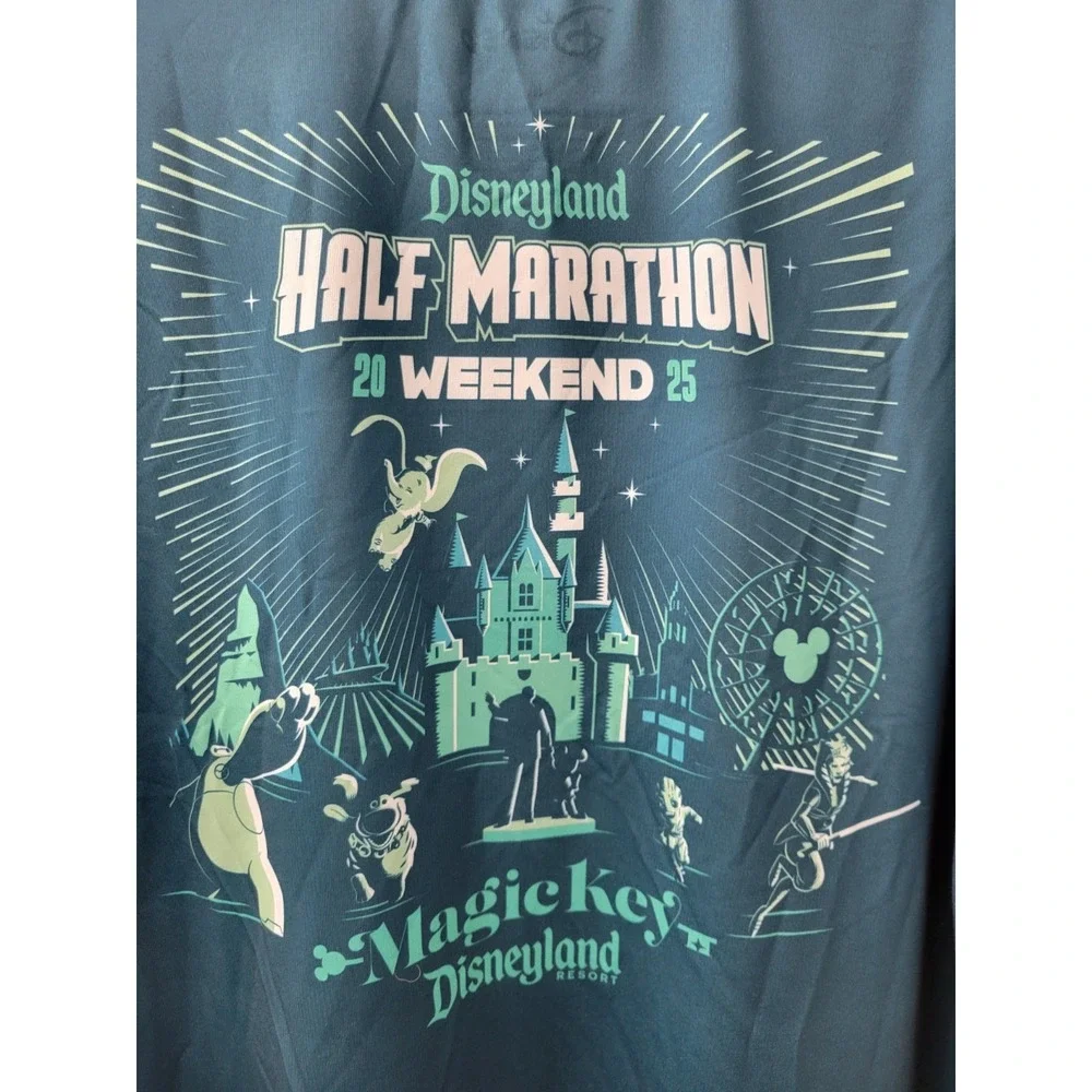 Disneyland Half Marathon Weekend 2025 Magic Key Exclusive Shirt M New with Tags